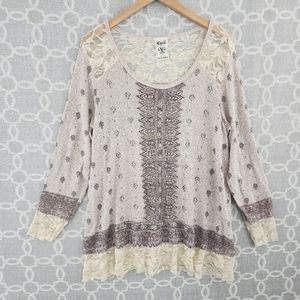 Vocal Lace Accent Top